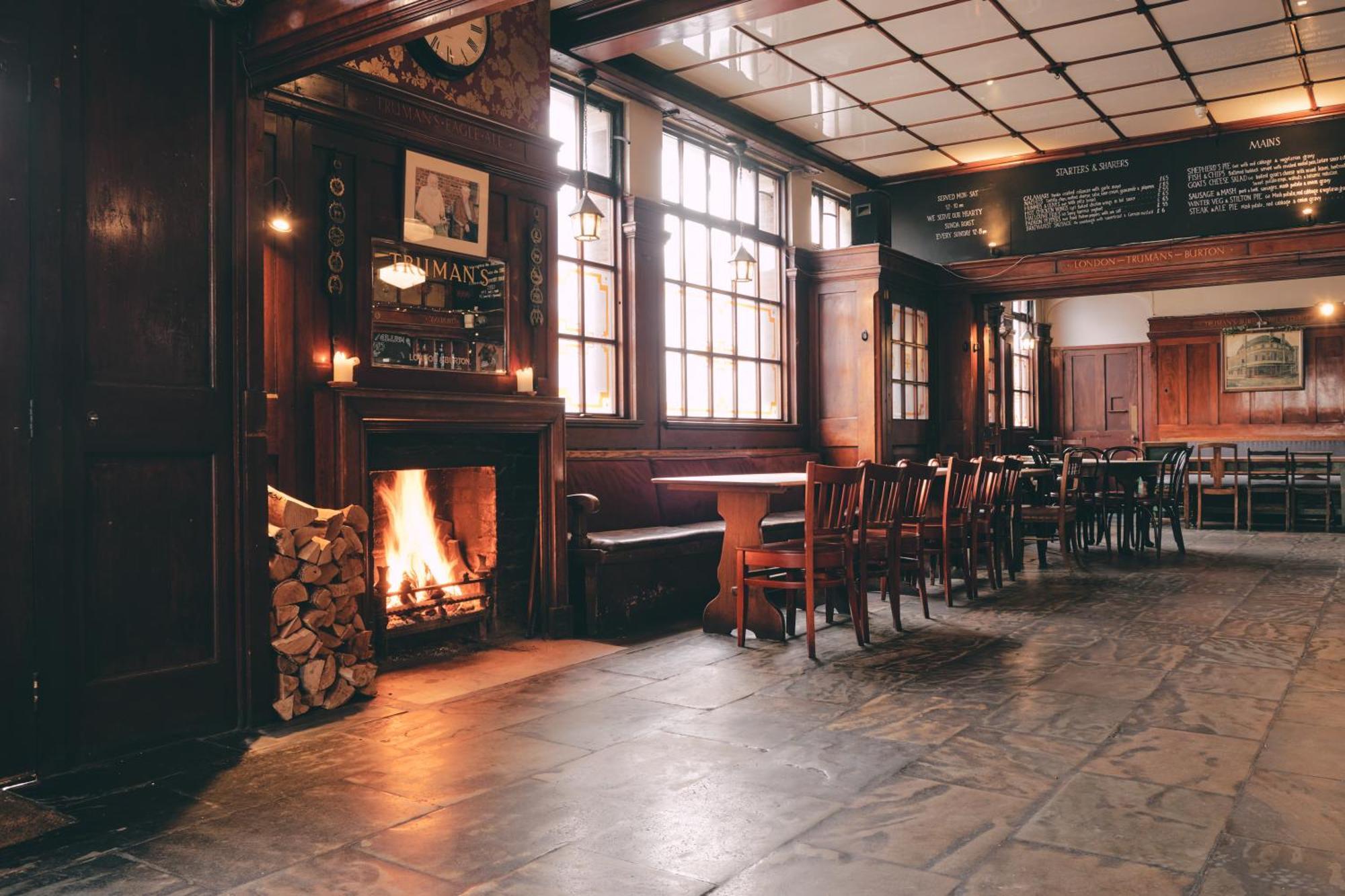 Rose And Crown Stoke Newington Londen
